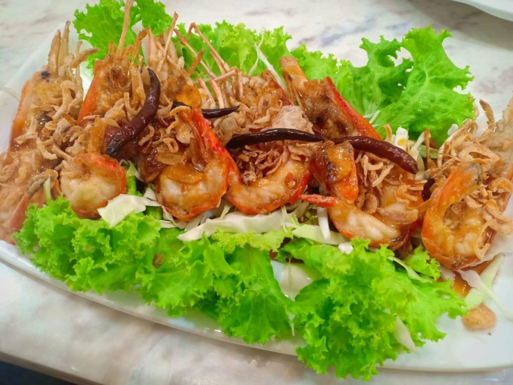 タイ料理　Fried Shrimp with Tamarind Sauce（タマリンドソースがけえびの素揚げ）