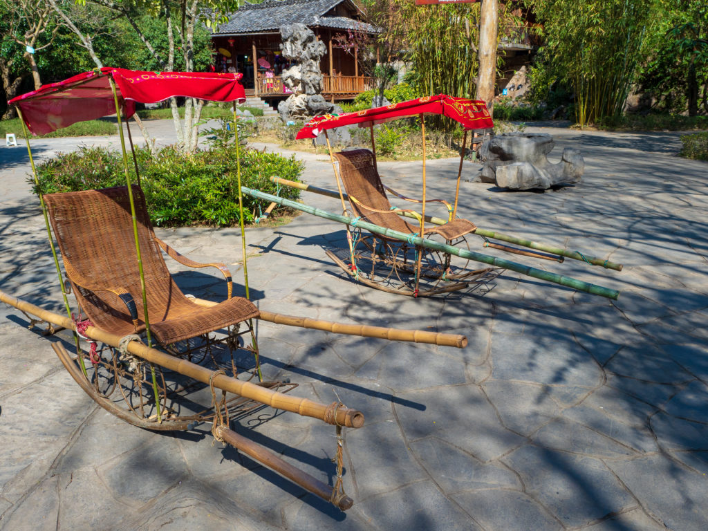 中国　少数民族　かご　人力車