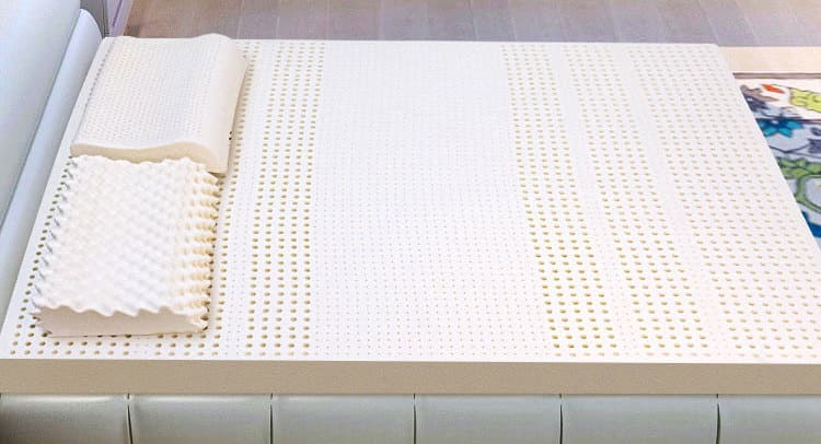 ラテックスマットレス タイ