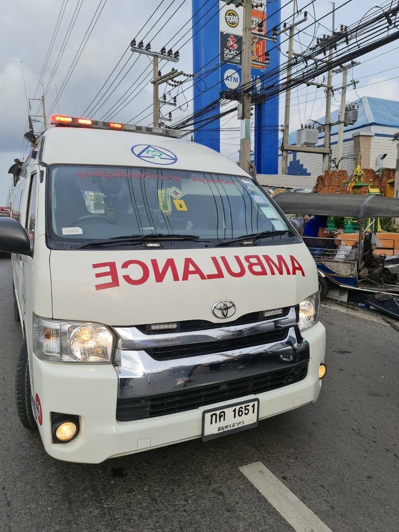 タイ　交通事故